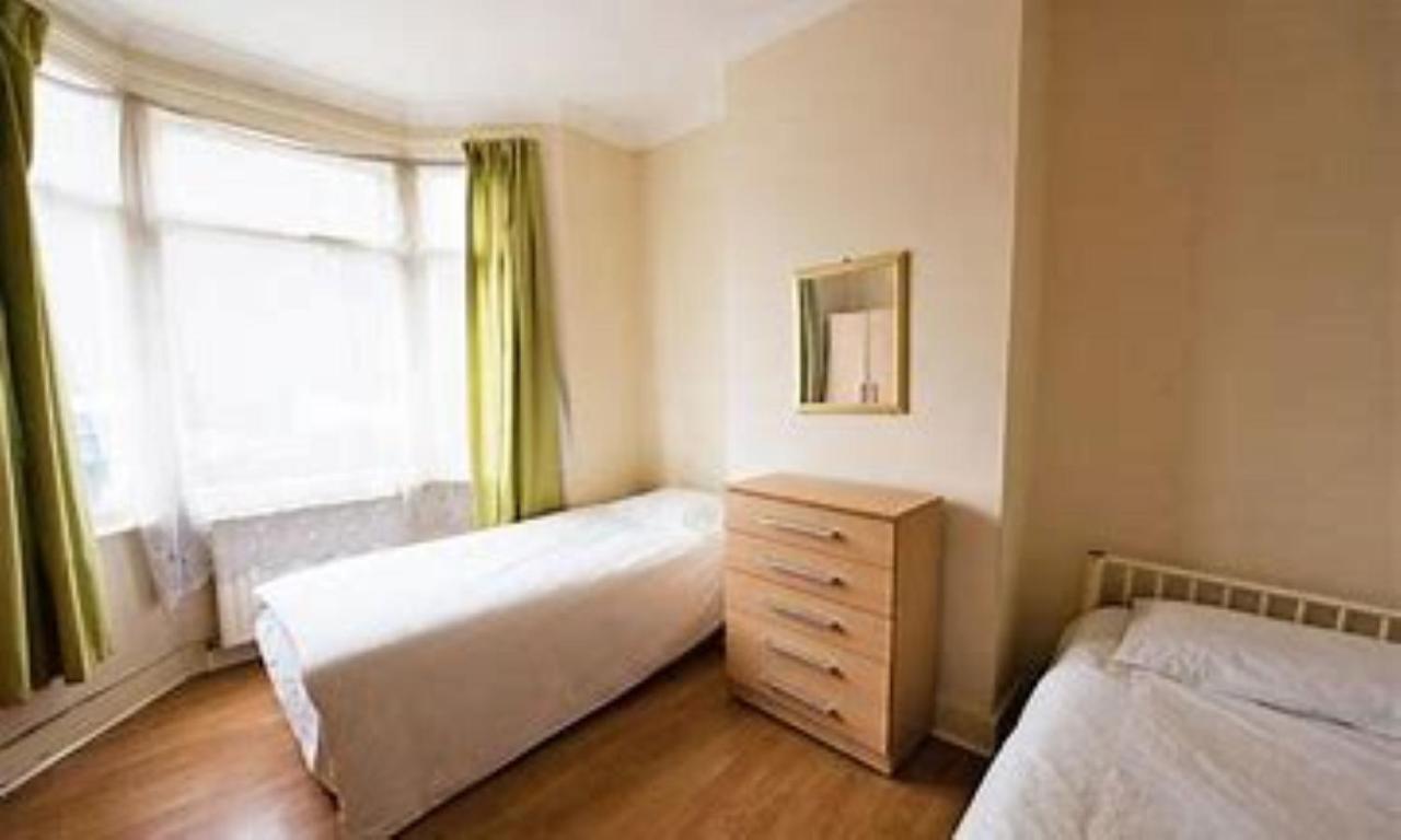 היימל המפסטד Hemel Short Stay מראה חיצוני תמונה
